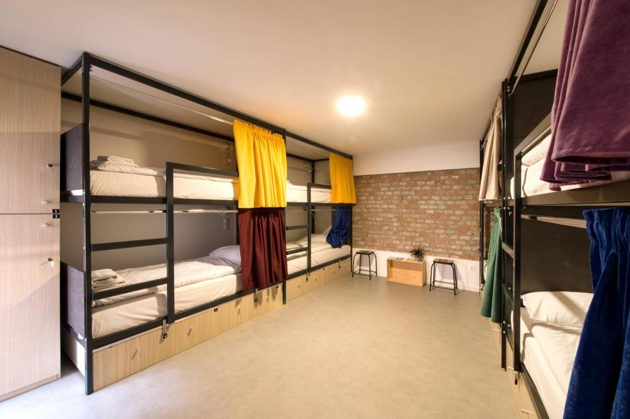Hostel Os Осиек Экстерьер фото