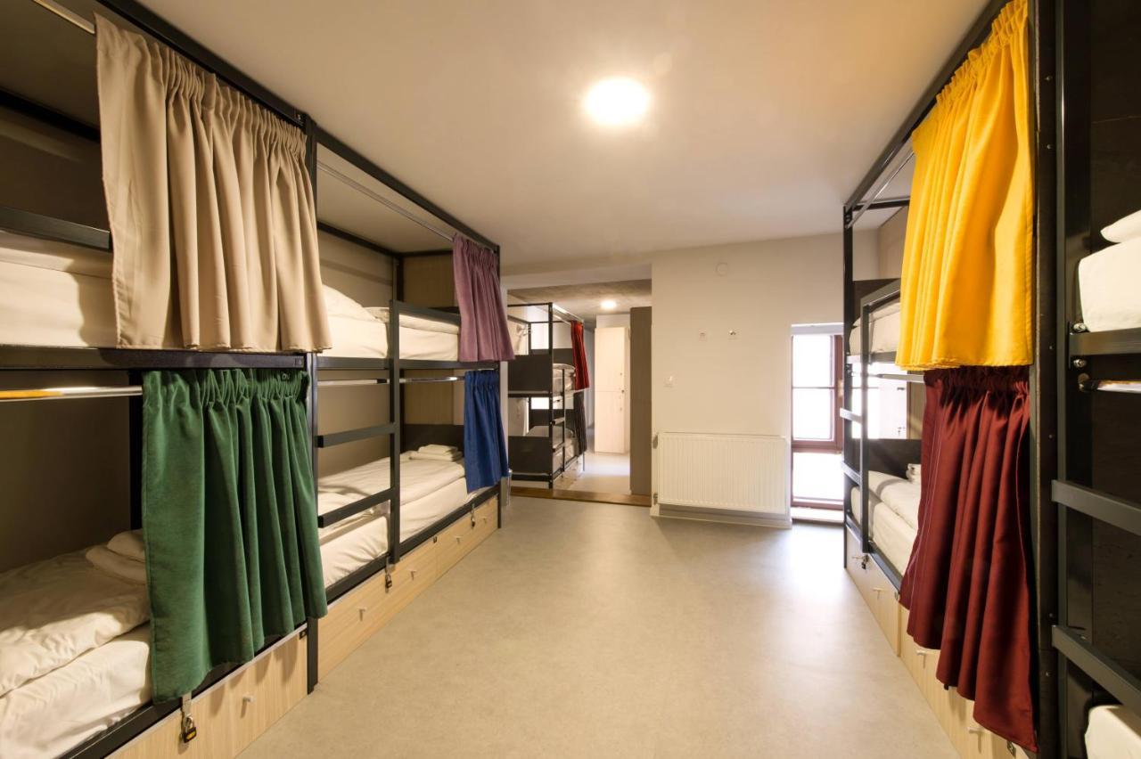 Hostel Os Осиек Экстерьер фото