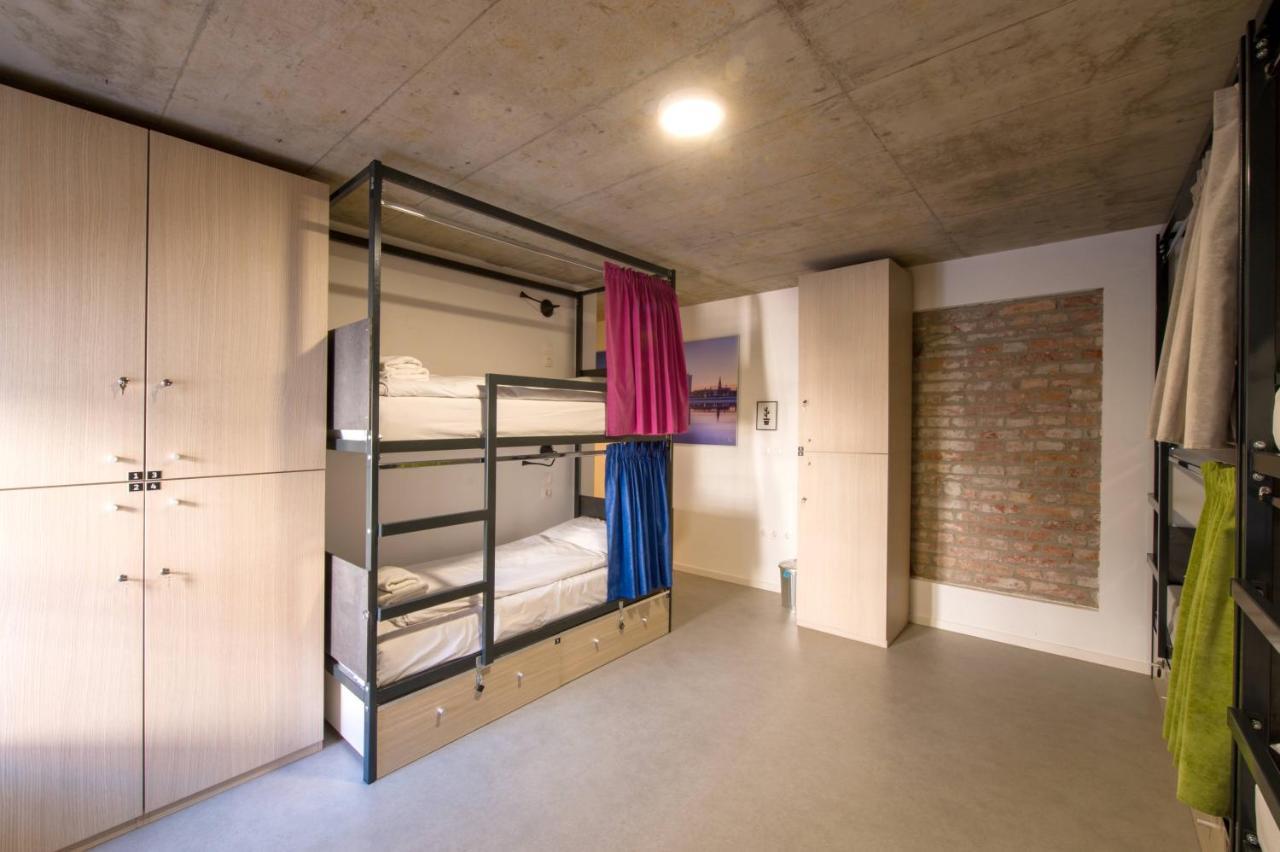 Hostel Os Осиек Экстерьер фото