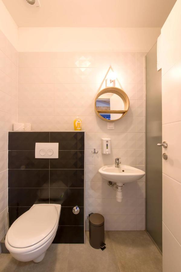 Hostel Os Осиек Экстерьер фото