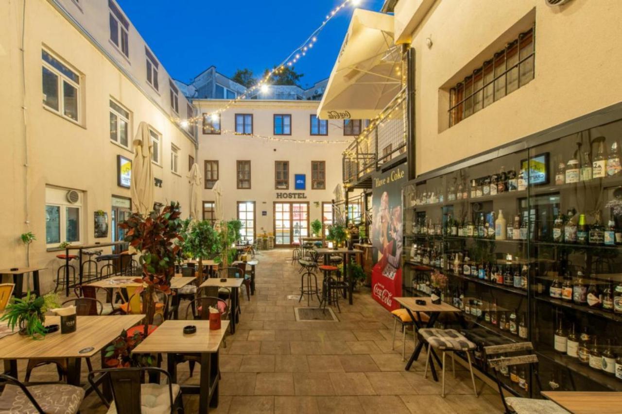 Hostel Os Осиек Экстерьер фото