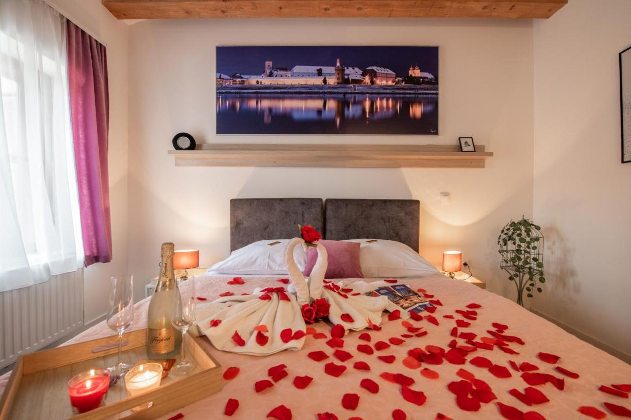 Hostel Os Осиек Экстерьер фото