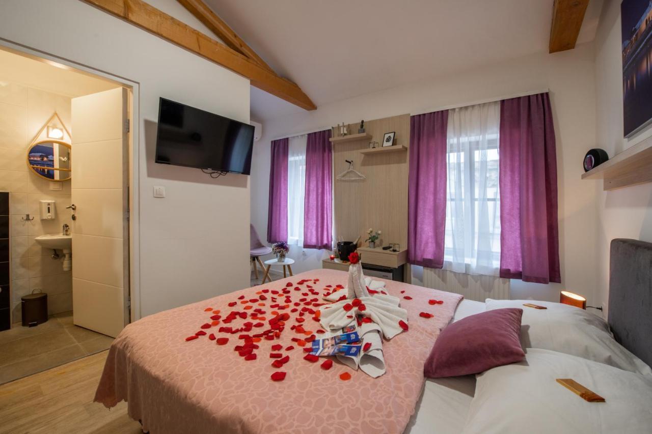 Hostel Os Осиек Экстерьер фото